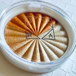 OFRA 💋The most STUNNING highlighter I have ever used!!! BUNDLE AND SAVE🛍️